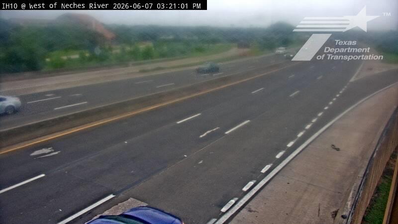 Live snapshot from BMT - IH-10 @ West of Neches River