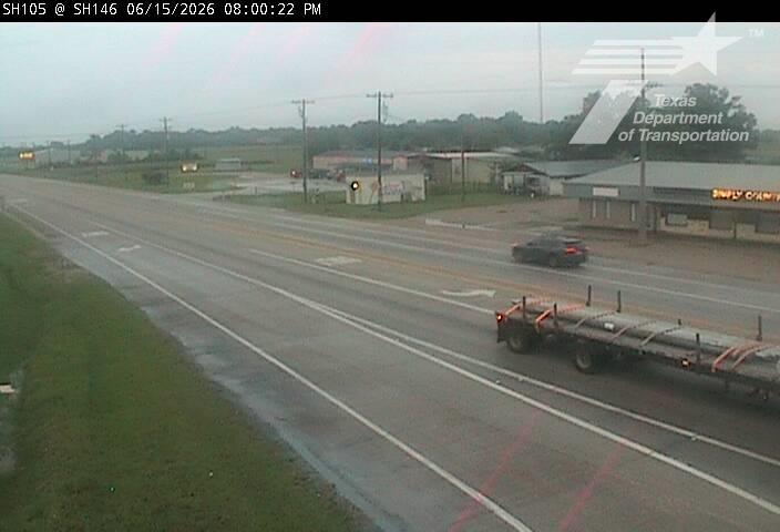 Live snapshot from BMT - SH-105 @ SH-146 - Moss Hill