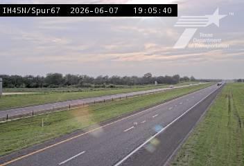 Live snapshot from IH45@Spur-67 South of Madisonville