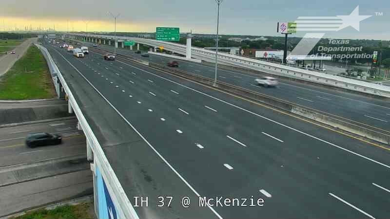 Live snapshot from IH37 @ McKenzie