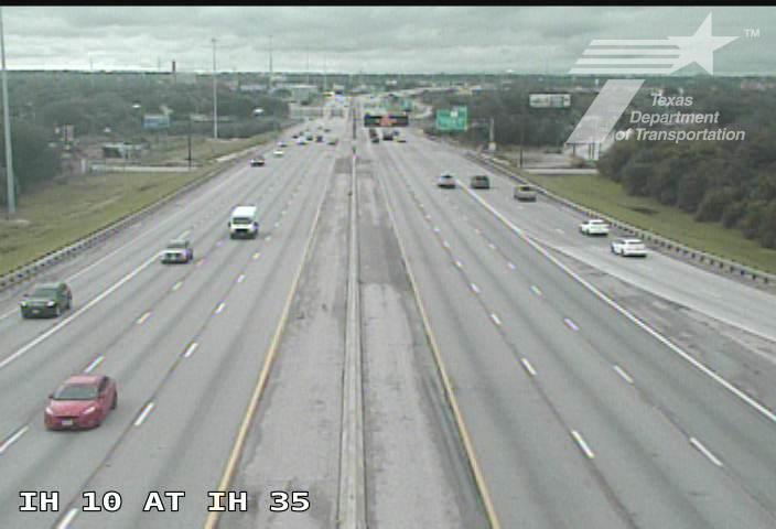 Live snapshot from IH 10 at IH 35