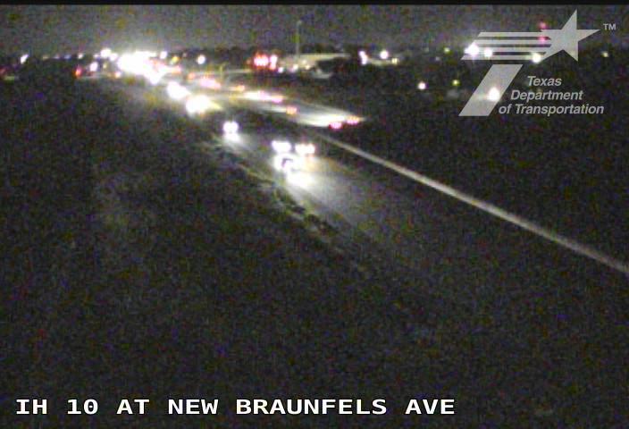 Live snapshot from IH 10 at New Braunfels Ave