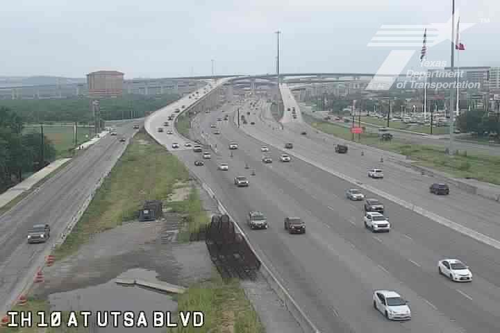 Live snapshot from IH 10 at UTSA Blvd