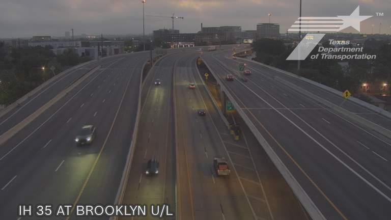Live snapshot from IH 35 at Brooklyn (Upper Lvl)
