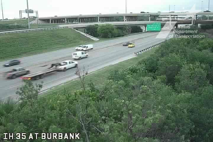 Live snapshot from IH 35 at Burbank