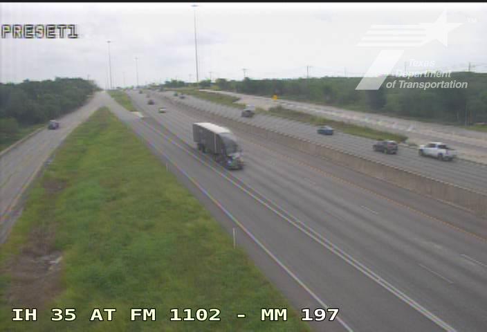 Live snapshot from IH 35 at FM 1102 (MM 197)
