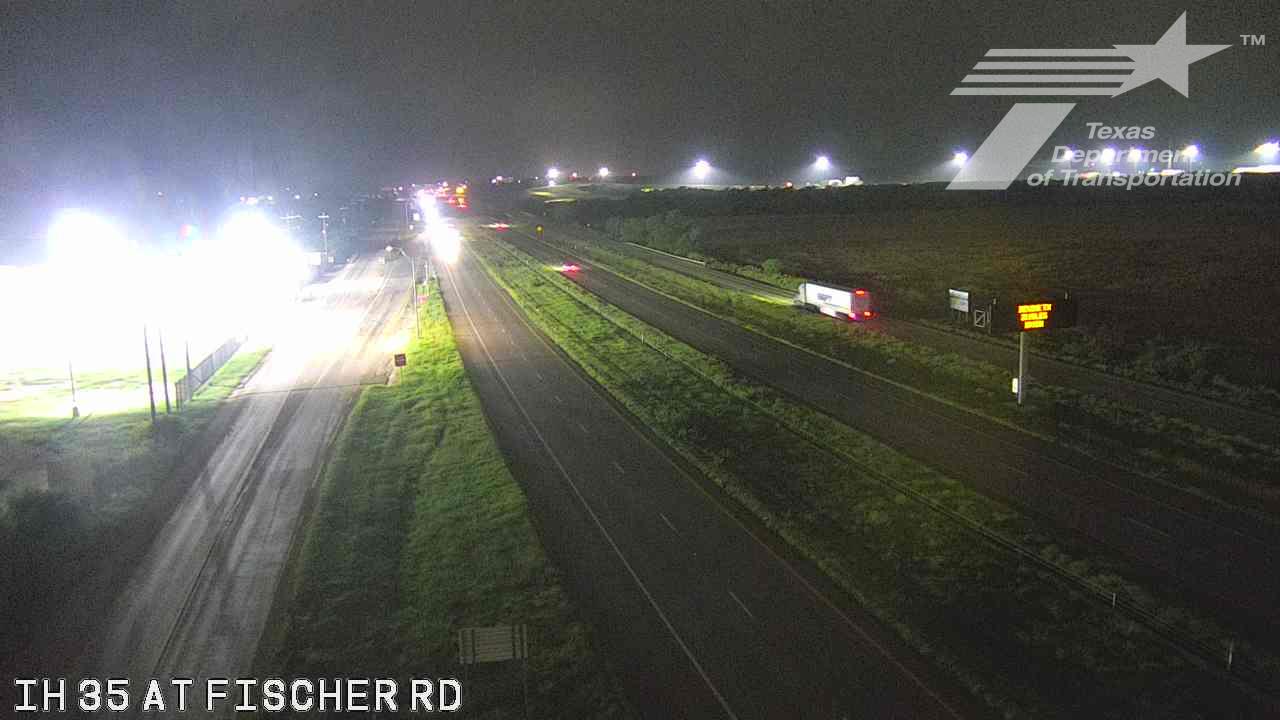 Live snapshot from IH 35 at Fischer Rd