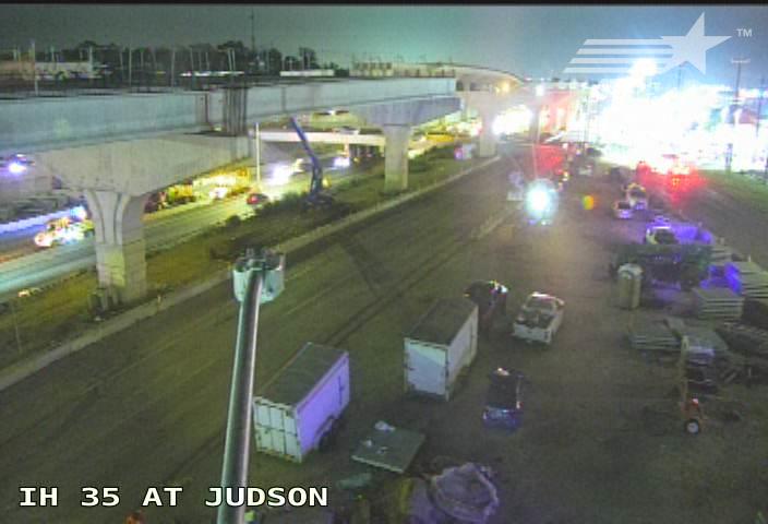 Live snapshot from IH 35 at Judson