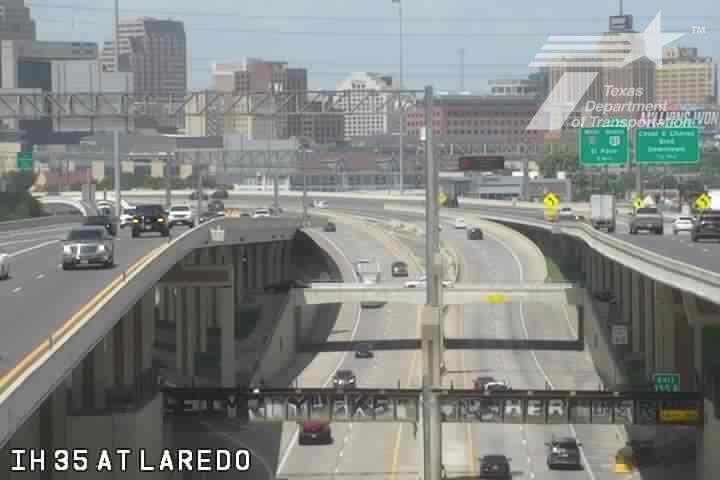 Live snapshot from IH 35 at Laredo