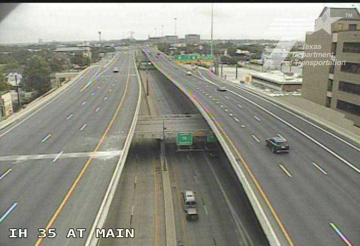 Live snapshot from IH 35 at Main