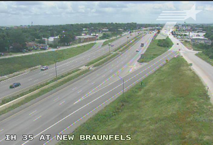 Live snapshot from IH 35 at New Braunfels Ave