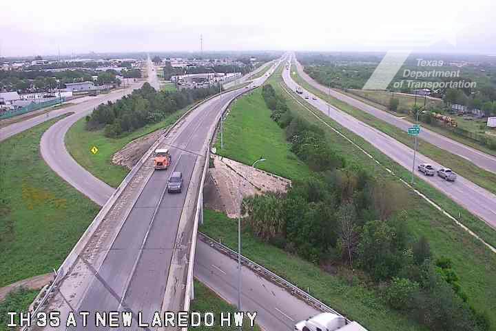 Live snapshot from IH 35 at New Laredo Hwy