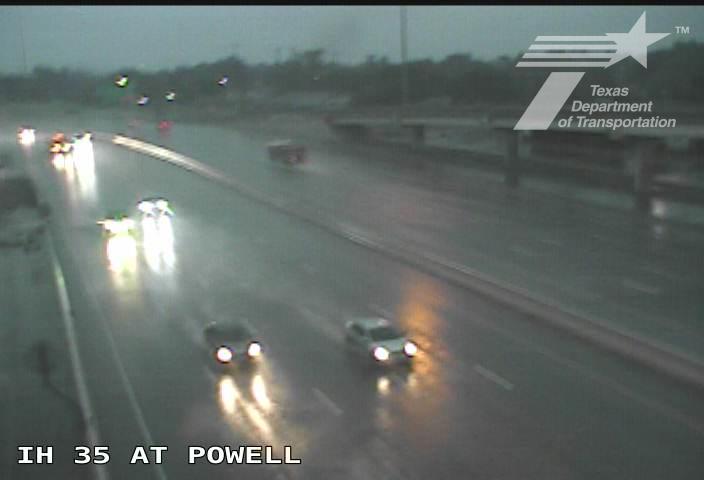 Live snapshot from IH 35 at Powell