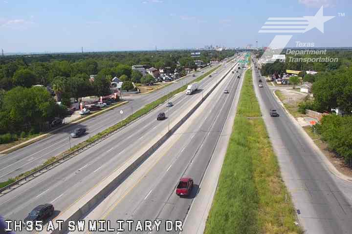 Live snapshot from IH 35 at SW Military Dr
