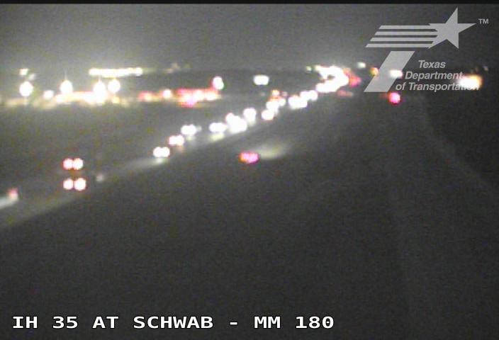 Live snapshot from IH 35 at Schwab (MM 180)