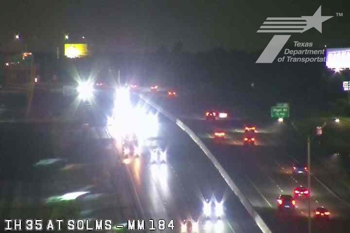 Live snapshot from IH 35 at Solms (MM 184)