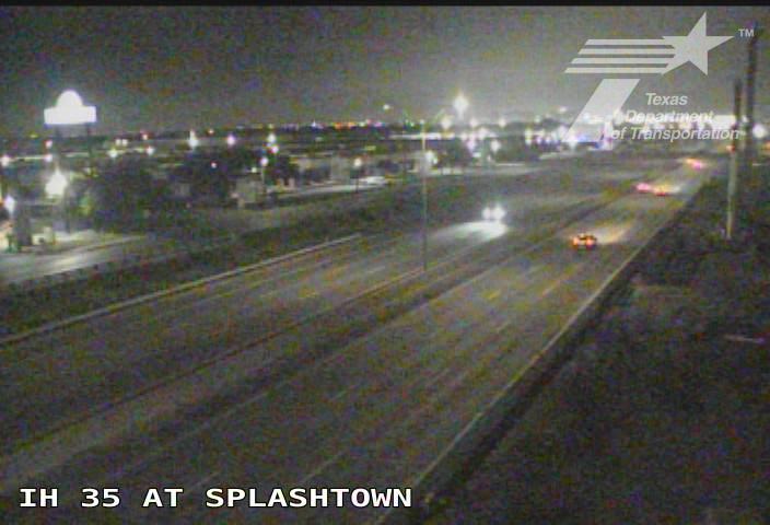 Live snapshot from IH 35 at Splashtown