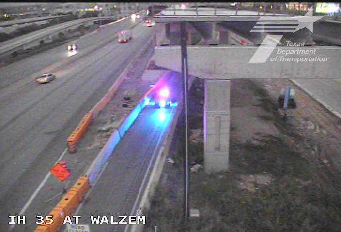 Live snapshot from IH 35 at Walzem