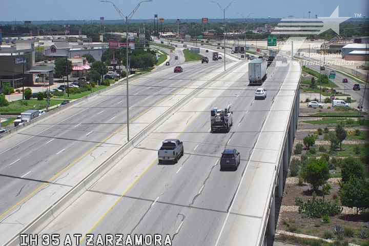 Live snapshot from IH 35 at Zarzamora