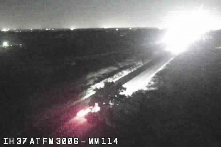 Live snapshot from IH 37 at FM 3006 (MM 114)