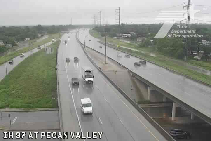 Live snapshot from IH 37 at Pecan Valley