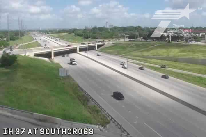 Live snapshot from IH 37 at SouthCross