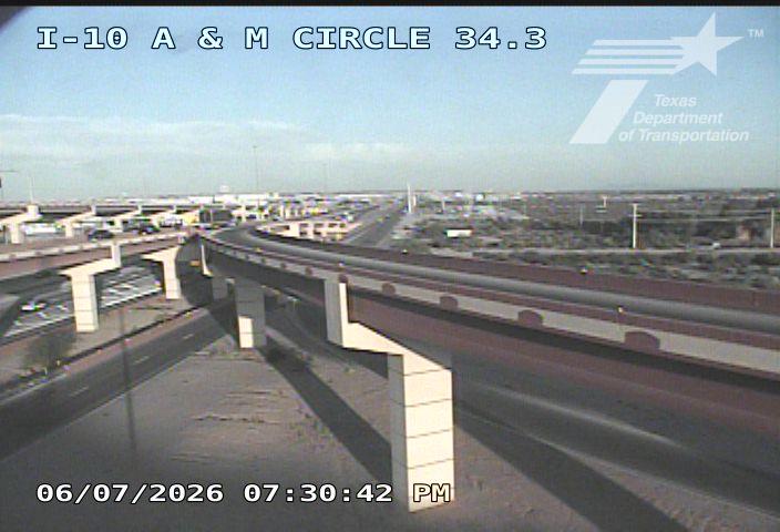 Live snapshot from IH-10 @ A and M Circle