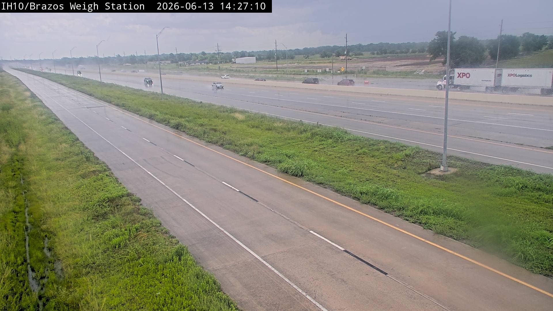 Live snapshot from IH-10 @ Brazos River WB Weigh Station