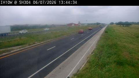 Live snapshot from IH-10 @ SH-304 - West of Waelder