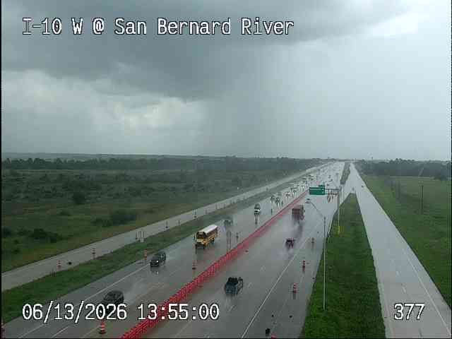 Live snapshot from IH-10 West @ San Bernard River
