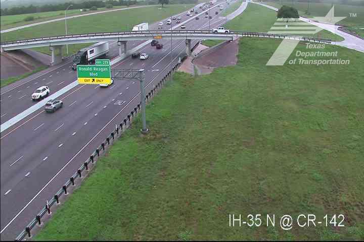 Live snapshot from IH-35 @ CR-142