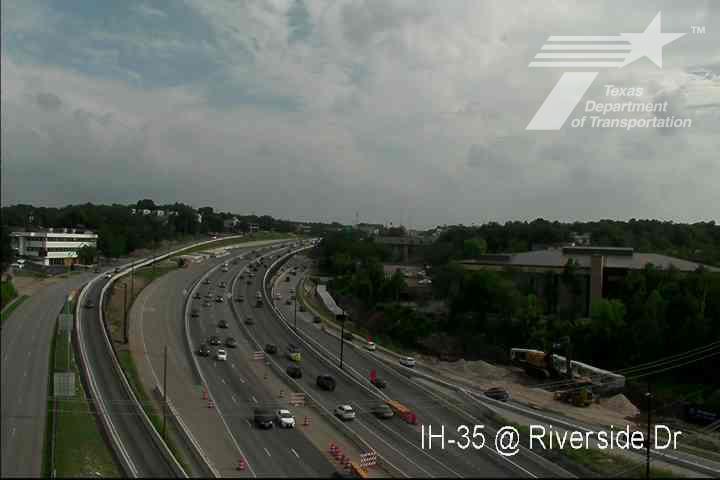 Live snapshot from IH-35 @ E Riverside