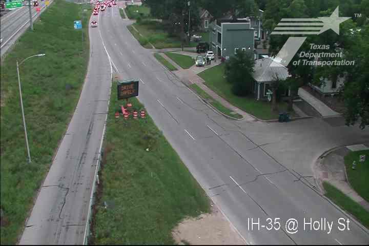 Live snapshot from IH-35 @ Holly
