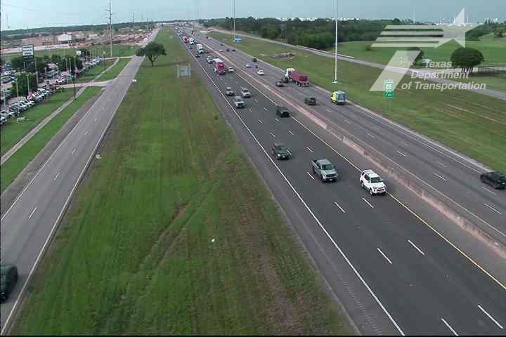 Live snapshot from IH-35 @ S of Yarrington Rd