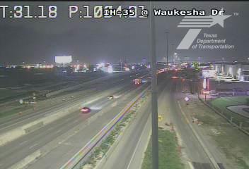 Live snapshot from IH-35 @ Waukesha Dr