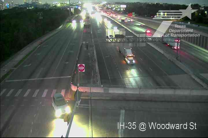 Live snapshot from IH-35 @ Woodward St