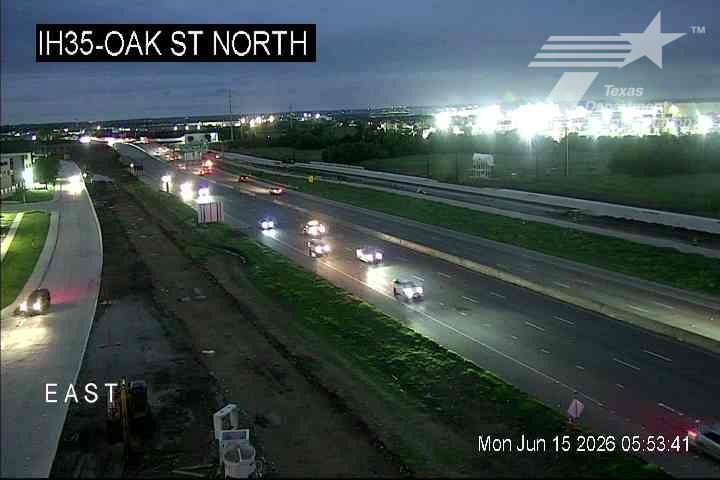 Live snapshot from IH35 @ Oak St North
