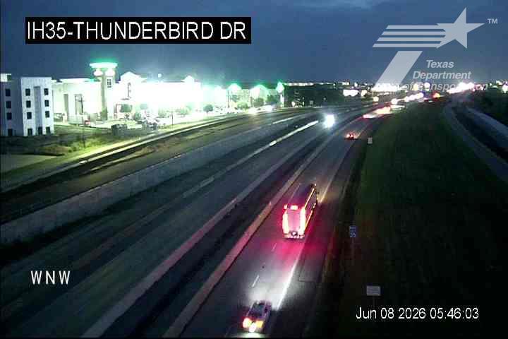Live snapshot from IH35 @ Thunderbird Dr