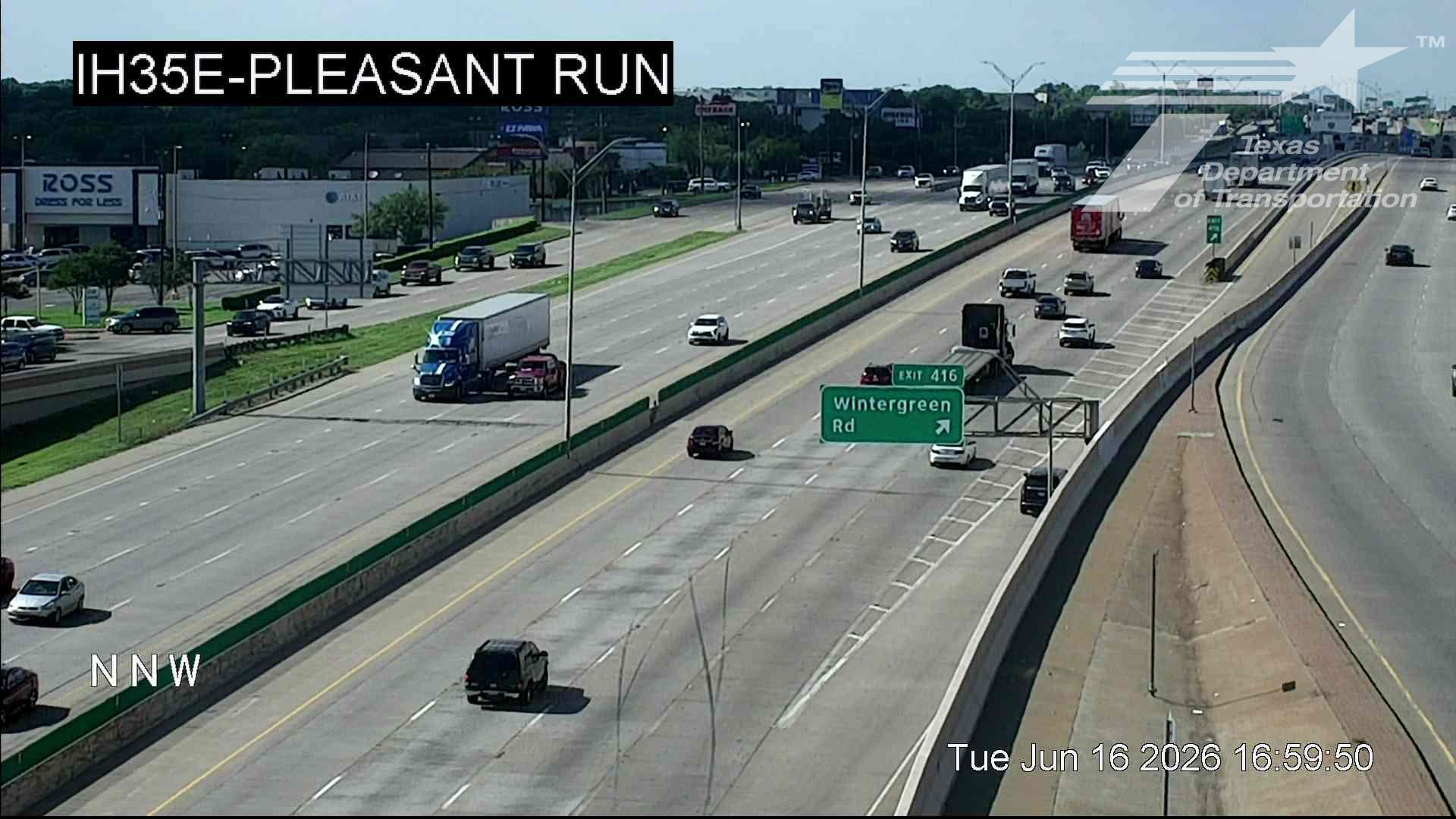 Live snapshot from IH35E @ Pleasant Run