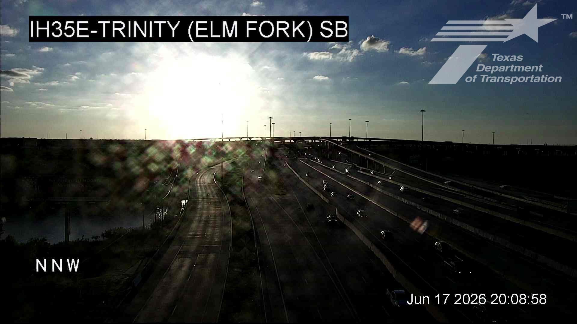 Live snapshot from IH35E @ Trinity (Elm Fork) NB
