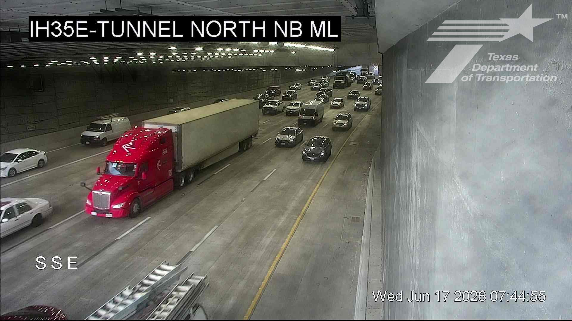 Live snapshot from IH35E @ Tunnel North NB ML