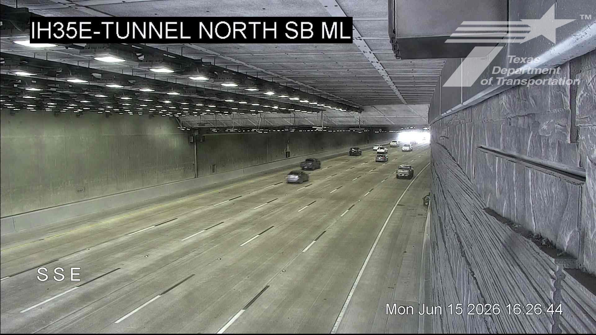 Live snapshot from IH35E @ Tunnel North SB ML