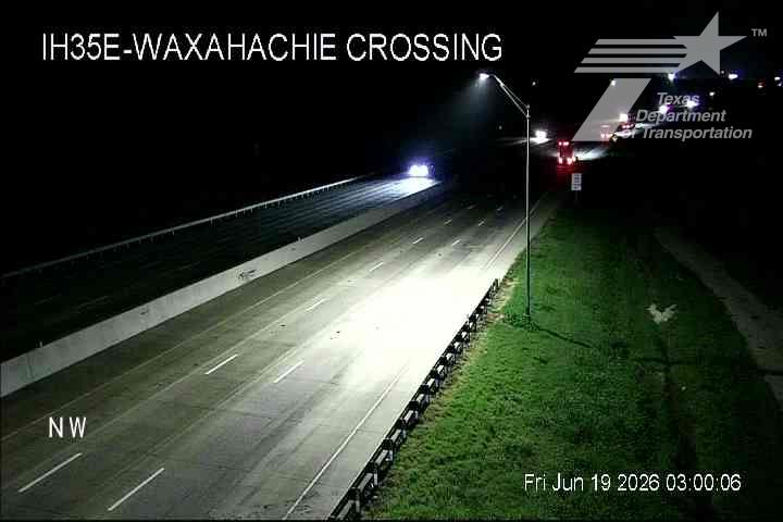 Live snapshot from IH35E @ Waxahachie Crossing