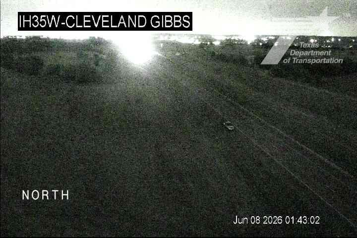 Live snapshot from IH35W @ Cleveland Gibbs