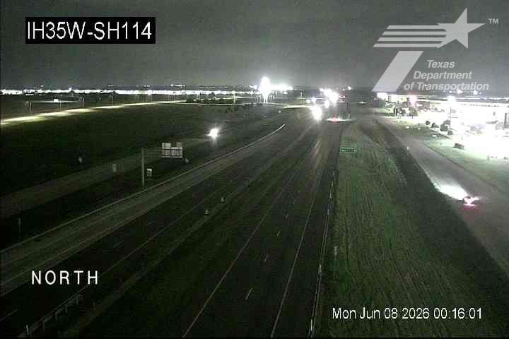 Live snapshot from IH35W @ SH114