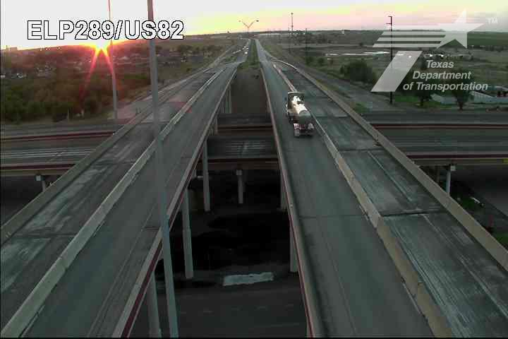 Live snapshot from E Loop 289 @ US 82 (Idalou Rd)