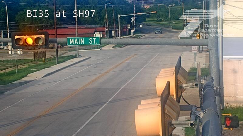 Live snapshot from Cotulla BI35 @ SH97