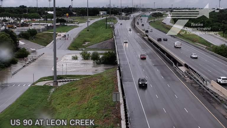 Live snapshot from US 90 at Leon Creek