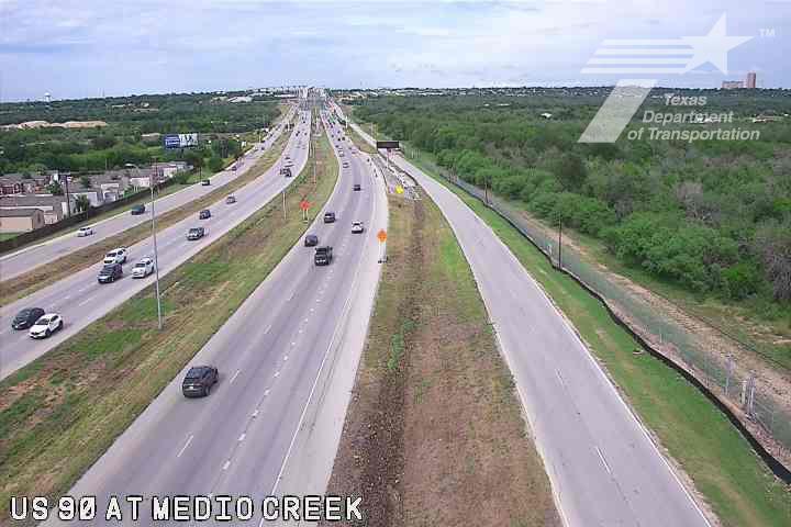 Live snapshot from US 90 at Medio Creek